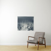 Dunkelheit und Wolken auf den Bergen Wandteppich (Beispiel (Horizontal))