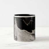 Dunkelheit wird Nacht Zweifarbige Tasse (Mittel)