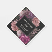 Dunkelmoody-Bordeaux-Blütenblütenhochzeit Serviette (Ecke)
