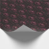 Dunkelrosa Blütendampfer auf schwarz Geschenkpapier (Ecke)