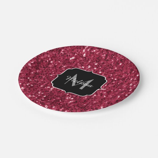 Dunkelrosa Magenta-Imitate Glitzern Monogramm Pappteller (Schrägansicht)