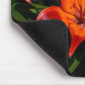 Dunkelrosa Orange Lily Mousepad (Ecke)