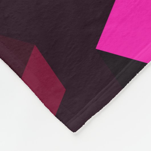 Dunkelrosa Rhombus: Abstrakte Einrichtung Fleecedecke (Ecke)