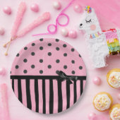 Dunkelrosa und schwarzer Polka-Dot gestrichene Pap Pappteller (Party)