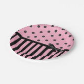 Dunkelrosa und schwarzer Polka-Dot gestrichene Pap Pappteller (Schrägansicht)