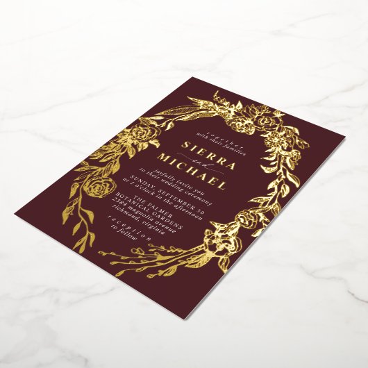Dunkelrot und Gold | Luxe Burgundy Floral Wedding Folieneinladung (Gedreht)
