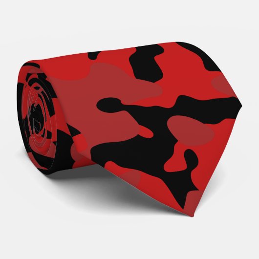 Dunkelrote Camouflage in Schwarz und Tiefrot Krawatte (Gerollt)
