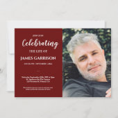 Dunkelrote Feier des Lebens mit Beerdigung des Fot Einladung (Vorderseite)