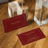 Dunkelrote Goldgrenze und Typografie Visitenkarte