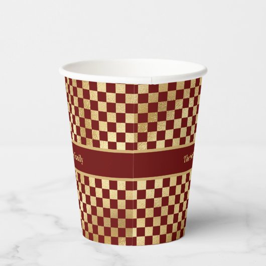 Dunkelrote Goldkarton Pappbecher (Rechts)