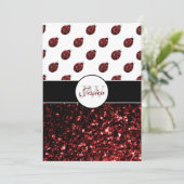 Dunkelrote Ladybug-Imitate Glitzer-Glitzern Monogr Einladung (Stehend Vorderseite)
