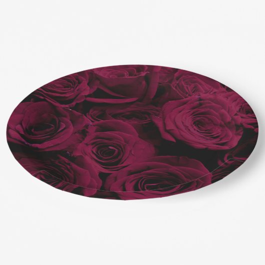 Dunkelrote magenta burgundy-Rose Pappteller (Schrägansicht)