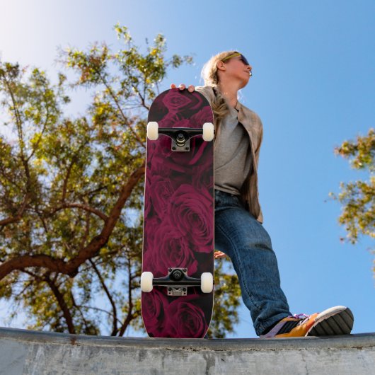 Dunkelrote magenta burgundy-Rose Skateboard (Außenbereich 1)