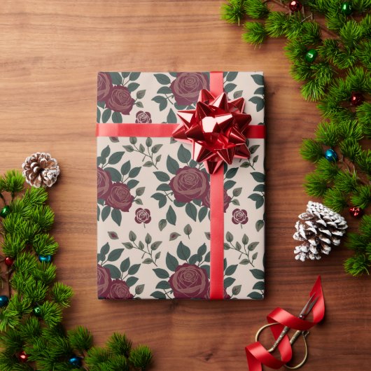 Dunkelrote Rosen mit grünen Blättern Geschenkpapier (Feiertagsgeschenk)