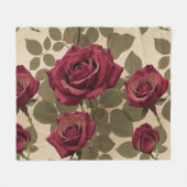 Dunkelrote Rosen mit verblassten grünen Blättern Fleecedecke (Vorderseite (Horizontal))