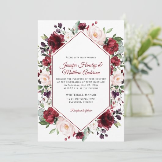 Dunkelrote Wasserfarbe Blumenrahmen Winter Hochzei Einladung (Stehend Vorderseite)