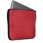 Dunkelrotes Kunstleder in der Nähe. Laptopschutzhülle (Vorne Rechts)
