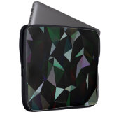 Dunkelschwarzes Dreieck-Mosaikmuster. Geometrische Laptopschutzhülle (Vorne Rechts)