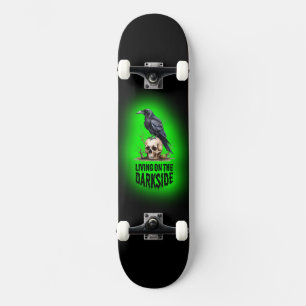 Dunkelseite Totenkopf Krähe Skateboard Design