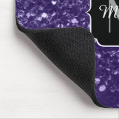 Dunkelviolett, lila Glitzer Glitzern Monogram Mousepad (Ecke)