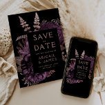 Dunkelviolett-RosengoldWedding rettet das Datum Einladung<br><div class="desc">Diese elegante,  launische Hochzeit Save the Date-Karte bietet ein üppiges,  romantisches Blumenstrauß in violett mit rosa goldener Faux-Folie und glänzendem Blattwerk auf schwarzem Hintergrund. Passen Sie den rosa rosa Text in stilvollen Schriften auf einem schwarzen Rechteck an,  und fügen Sie Ihre Webseite URL zu den soliden schwarzen Rückseite.</div>