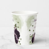 dunkelviolette Blumen, grüne Papiertüten Pappbecher (Rechts)