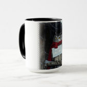 Dunkle Akademie Weihnachts-Eule Frohe Tasse (Vorderseite Links)