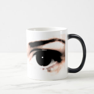 Dunkle Augen werden erscheinen Verwandlungstasse