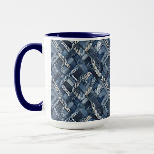 Dunkle bedrängte Denim-Patchwork- und Flechtarbeit Tasse (Links)