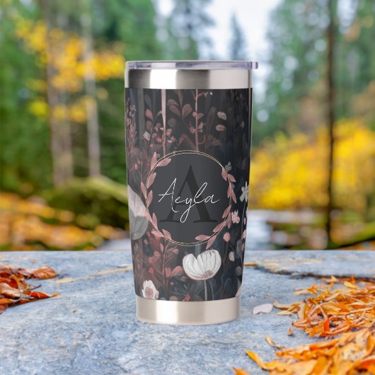 Dunkle Boho Monogramm: Wildblumen des Whimsikwalde Thermobecher (Außenbereich)