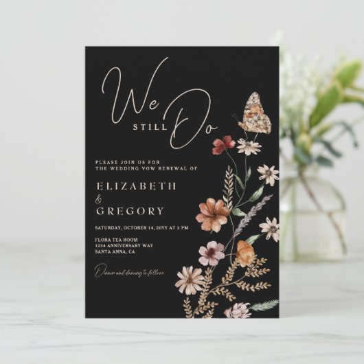 Dunkle Boho Wildblumen, die wir noch immer überprü Einladung (Stehend Vorderseite)