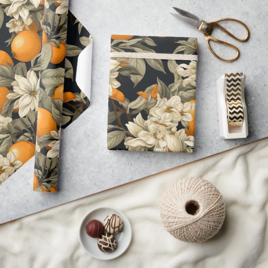 Dunkle botanische Orangenblüte Geschenkpapier (Kunsthandwerk)