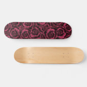 Dunkle Burgund-Rose. Skateboard (Horizontal)
