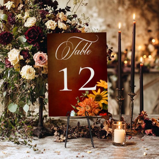 Dunkle elegante Sommersonnenstraße Tischnummer