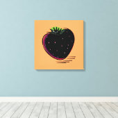 Dunkle Erdbeere – Minimale Grafik Kunst Leinwanddruck (Insitu (Holzboden))