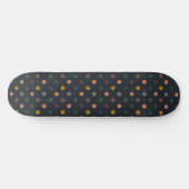 Dunkle Erde Ton Wald Polka Punkte Design Skateboard (Horizontal)