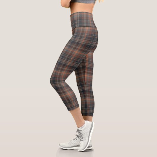 Dunkle Erde Wald Plaid Tartan   Capri Leggings (Links)