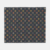 Dunkle Erde Waldlandschaft Fleur-de-lis Design Fleecedecke (Vorderseite (Horizontal))