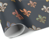 Dunkle Erde Waldlandschaft Fleur-de-lis Design  Geschenkpapier (Rolleneckpunkt)