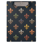 Dunkle Erde Waldlandschaft Fleur-de-lis Design Klemmbrett (Vorderseite)