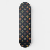 Dunkle Erde Waldlandschaft Fleur-de-lis Design Skateboard (Vorderseite)