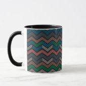 Dunkle Erde Waldlandschaft Zickzack-Chevron Tasse (Links)