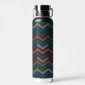 Dunkle Erde Waldlandschaft Zickzack-Chevron Trinkflasche (Rückseite)