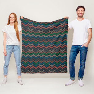 Dunkle Erdene Waldlandschaft Zickzack-Chevron Fleecedecke