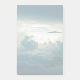 Dunkle flauschige Wolken aus der Vogelperspektive Post-it Klebezettel