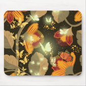 Dunkle Gartenblumen und hellen Schmetterlinge Mousepad (Vorne)