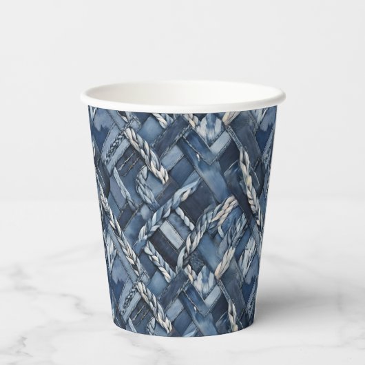 Dunkle gestörte Denim Patchwork und Braids Pappbecher (Rückseite)