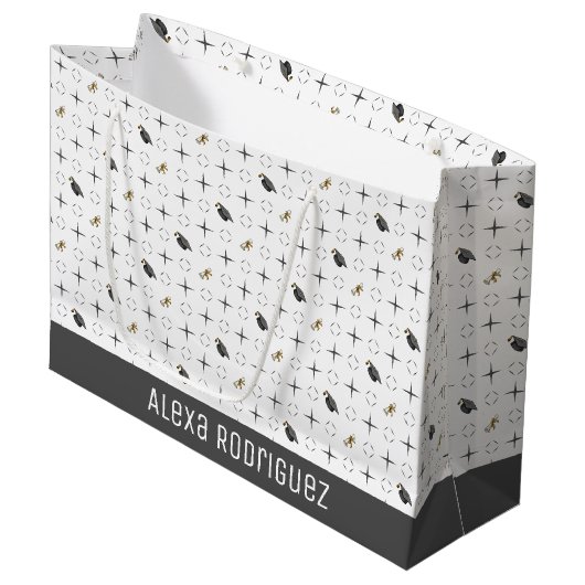 Dunkle Gray Graduation Caps und Diplommuster Große Geschenktüte (Vorderseite Schrägansicht)