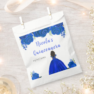 Dunkle Haut Prinzessin Blaue Florale Quinceanera Geschenktütchen