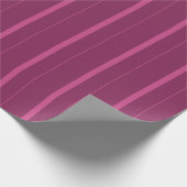 Dunkle Himbeerstreifen Geschenkpapier (Ecke)